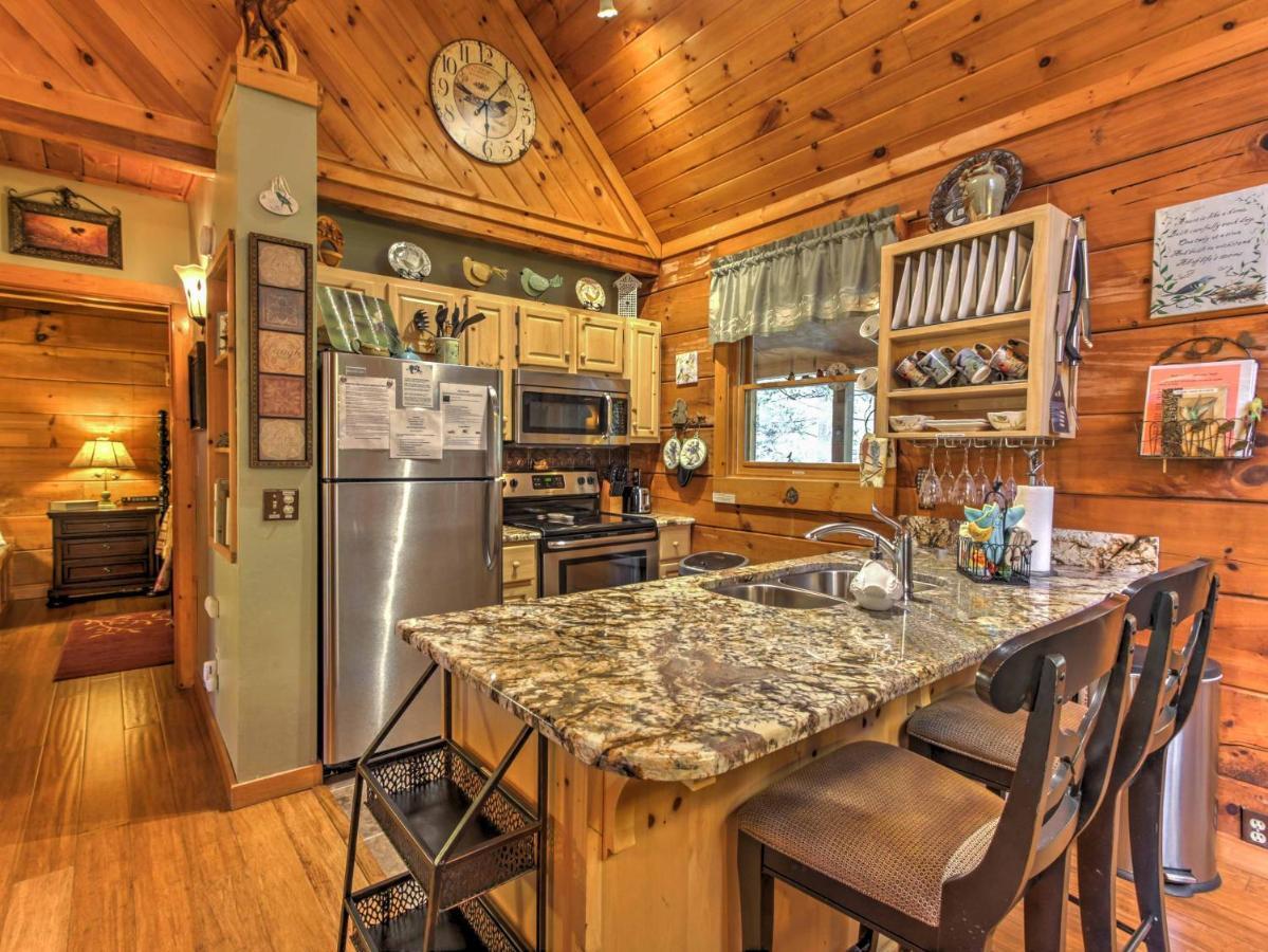 Cozy Nest Gatlinburg Cabin With Porch And Jacuzzi! 빌라 외부 사진