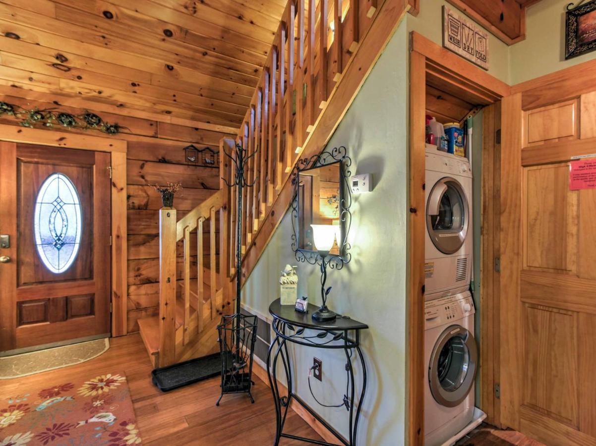 Cozy Nest Gatlinburg Cabin With Porch And Jacuzzi! 빌라 외부 사진
