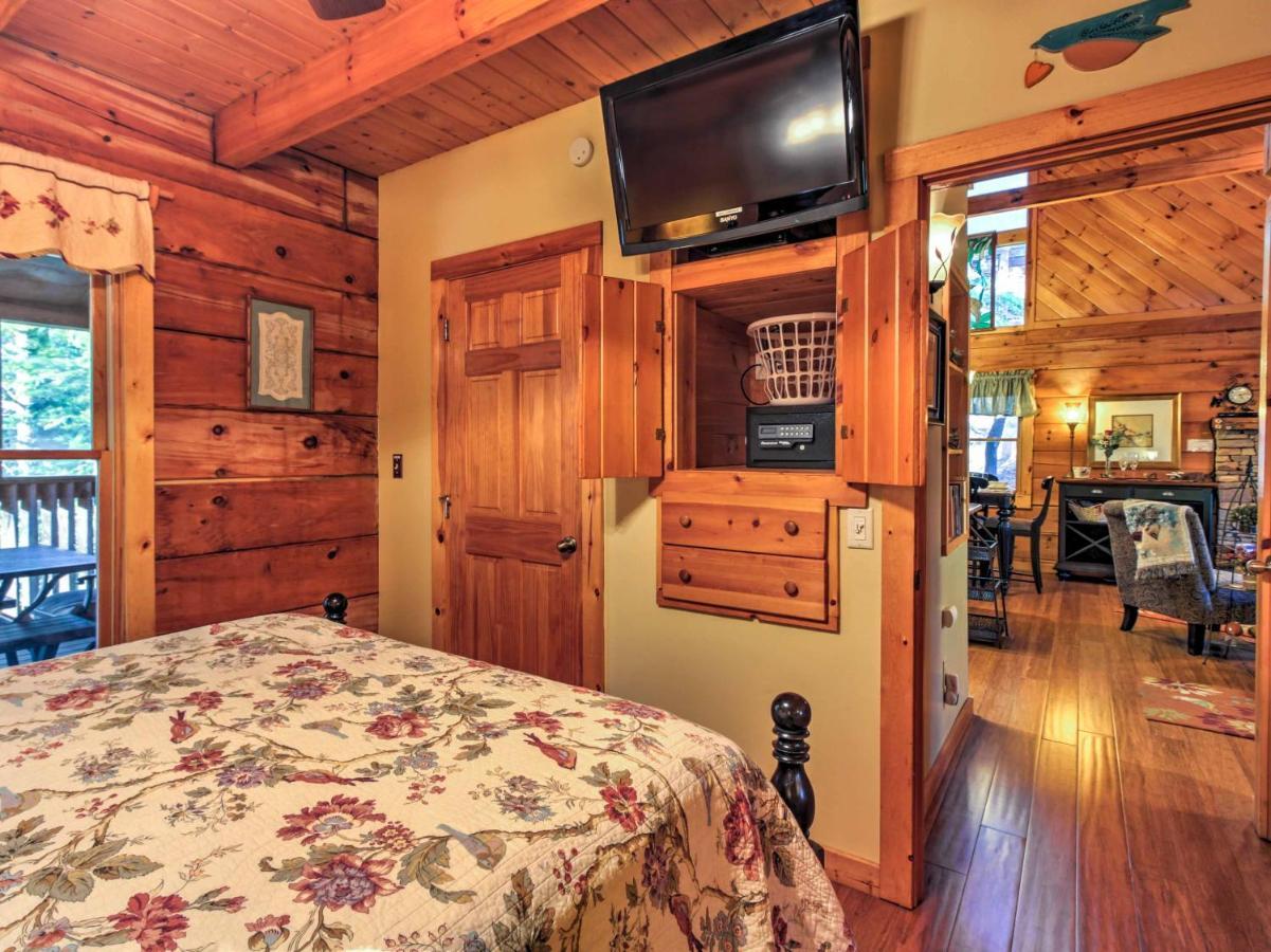 Cozy Nest Gatlinburg Cabin With Porch And Jacuzzi! 빌라 외부 사진